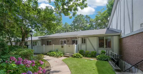 263 Birchwood Rd #263, Medford, NY 11763