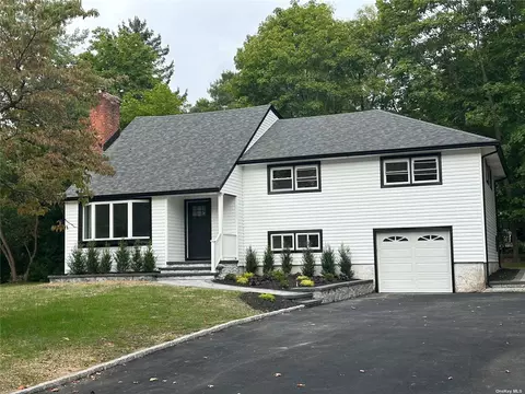 11 Lake Rd, Huntington Station, NY 11746