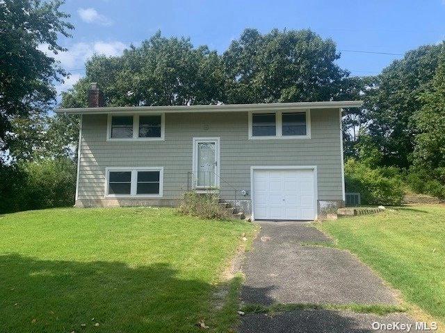 10 Pheasant Ln, East Setauket, NY 11733
