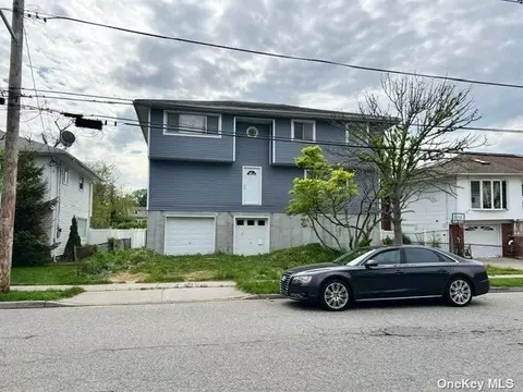 332 S Brookside Ave, Freeport, NY 11520