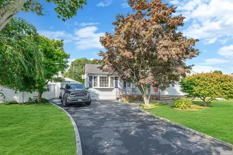 2274 5th Ave, Ronkonkoma, NY 11779