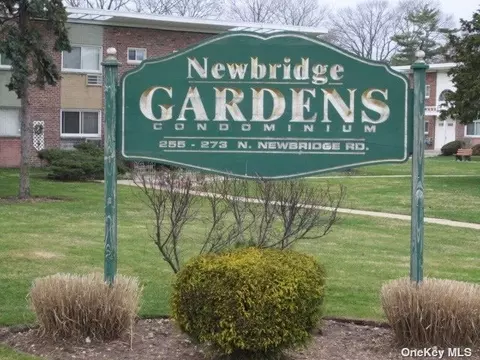 267 N Newbridge Rd #D1, Levittown, NY 11756