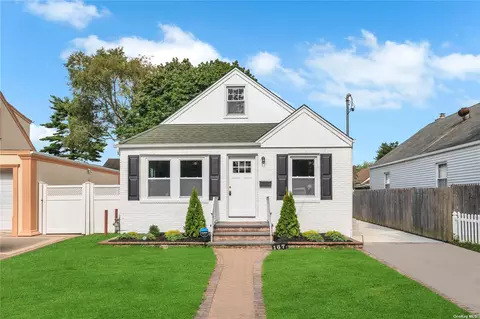 167 Ruxton St, Uniondale, NY 11553