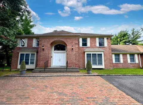 20 Carlisle Dr, Old Brookville, NY 11545
