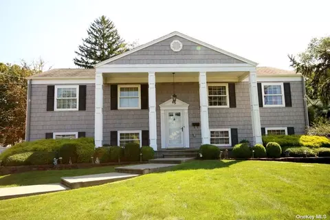 65 Saint Marks Ln, Islip, NY 11751