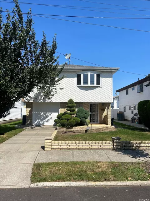 80-11 160th Ave, Howard Beach, NY 11414