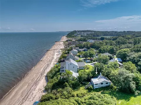 888 Sound Shore Rd, Riverhead, NY 11901