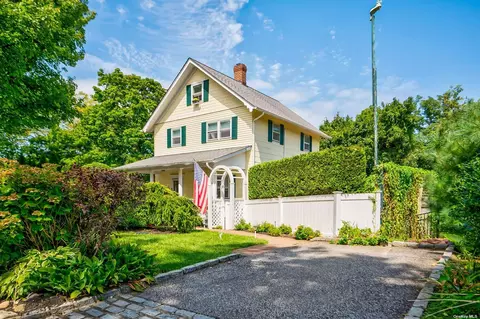 80 Jackson Ave, Huntington, NY 11743