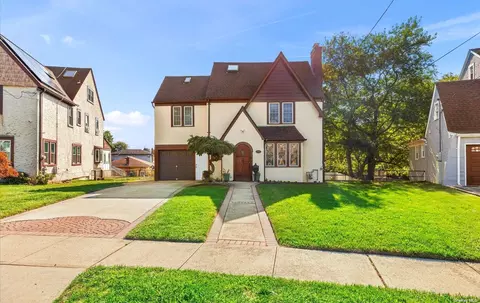 177 Parsons Dr, Hempstead, NY 11550