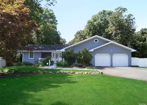 22 N Swezeytown Rd, Middle Island, NY 11953