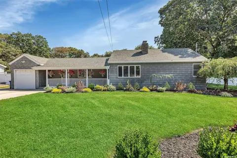 799 Sycamore Ave, Bohemia, NY 11716