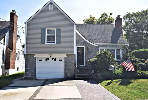 214 Hendrickson Ave, Lynbrook, NY 11563