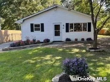 84 W Mastic Blvd, Shirley, NY 11967