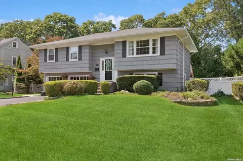 186 Lowell Rd, Sayville, NY 11782