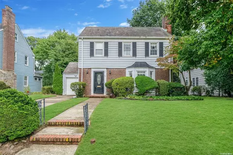 73 Garfield St, Garden City, NY 11530