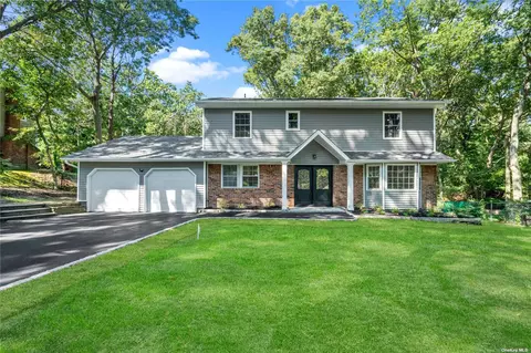 36 Alice Ln, Smithtown, NY 11787