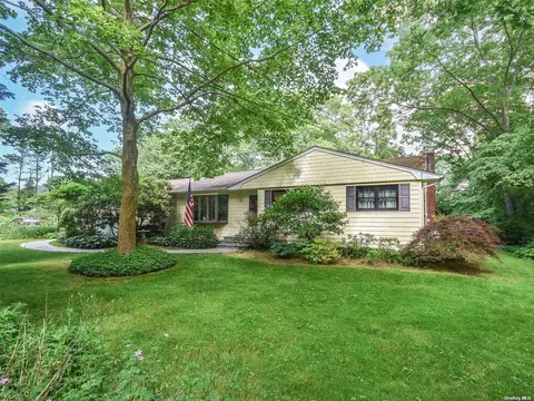 201 Miller Place Rd, Miller Place, NY 11764