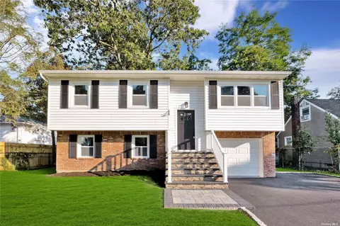 18 Linden St, Huntington, NY 11743