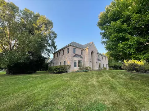 73 Stonewall Cir, Harrison, NY 10604