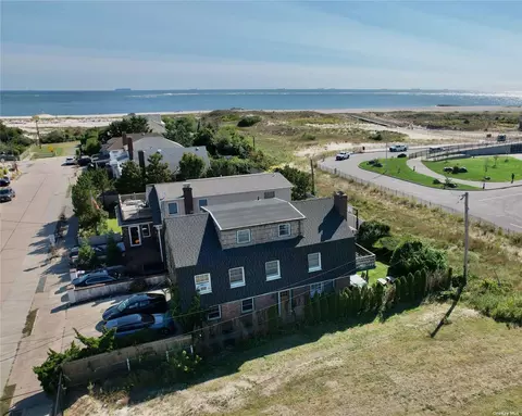 115 Parkside Dr, Point Lookout, NY 11569