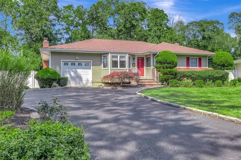 48 Tanglewood Dr, Smithtown, NY 11787