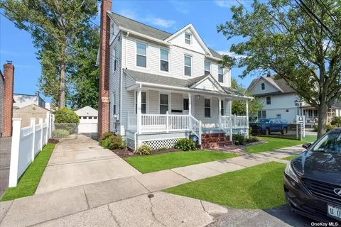 120 S 2nd St, Lindenhurst, NY 11757