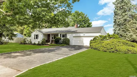 62 Southern Blvd, East Patchogue, NY 11772