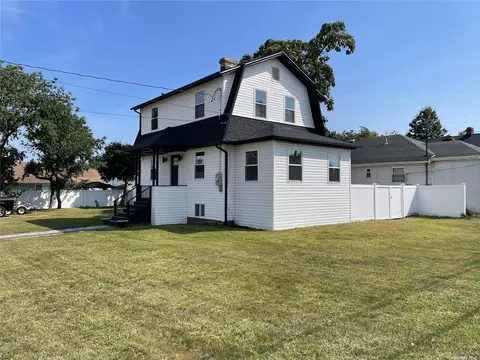 159 Southside Ave, Freeport, NY 11520