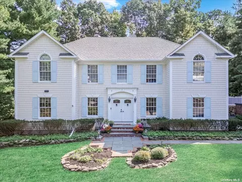 9 Jefferson Land Cir, Port Jefferson, NY 11777