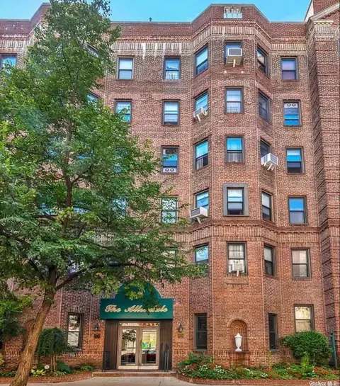 34-24 82nd St #5B, Jackson Heights, NY 11372