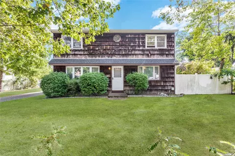 118 Stanley Dr, Centereach, NY 11720
