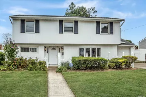 324 N Albany Ave, Massapequa, NY 11758