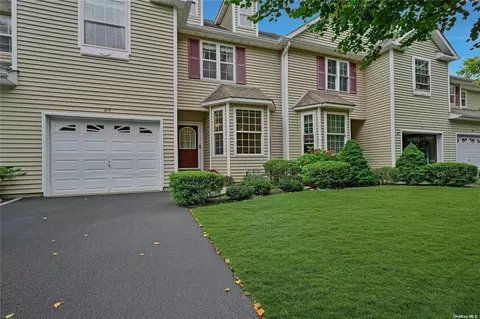 85 Deer Valley Dr #85, Nesconset, NY 11767