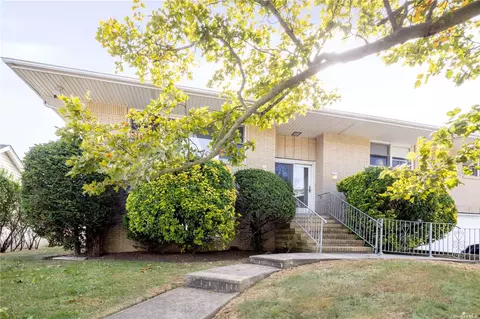 54 Mineola Ave, Point Lookout, NY 11569