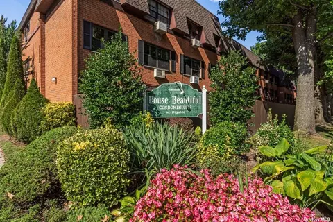 220-73 67th Ave #3C, Bayside, NY 11364