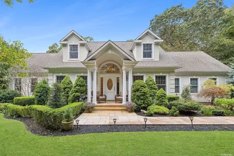 3 Silver Beech Ln, Calverton, NY 11933