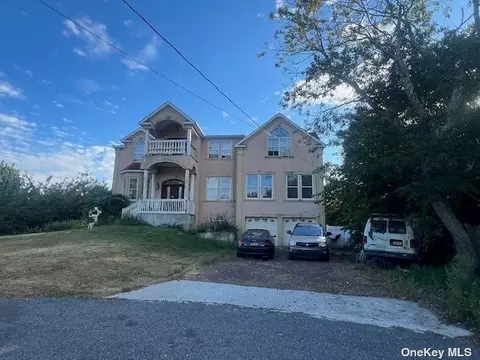 54 W Lake Dr, Patchogue, NY 11772 photo 1