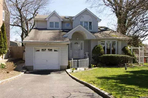 39 North Ave, Northport, NY 11768