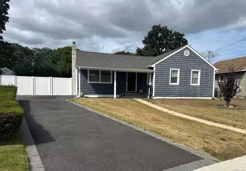 68 Nehring Ave, Babylon, NY 11702