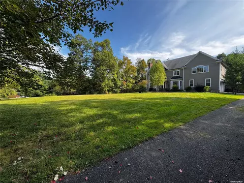 4 Townsend Ln, Southeast, NY 10509