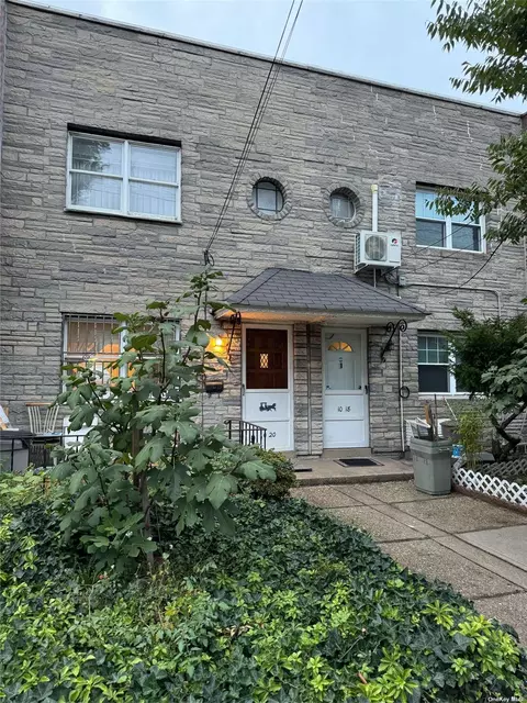 10-20 117th St, College Point, NY 11356