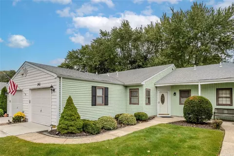 142 Knolls Dr #142, Stony Brook, NY 11790