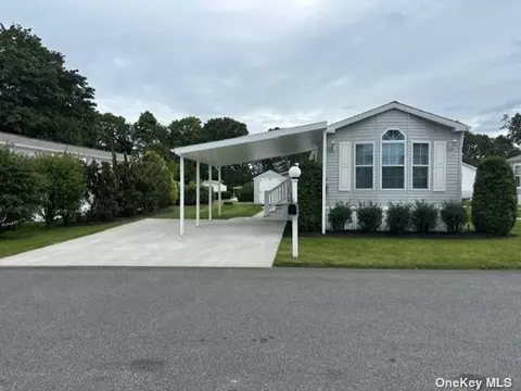 1661-324 Old Country Rd, Riverhead, NY 11901