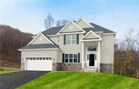 8 Knoll Ct, Fishkill, NY 12524 photo 1