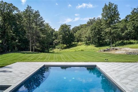 14 Pilgrim Rd, Rye, NY 10580 photo 1