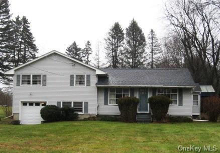 341 Quaker St, Newburgh, NY 12589 photo 1