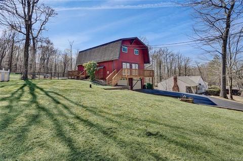 446 Strawridge Rd, Newburgh, NY 12589 photo 1
