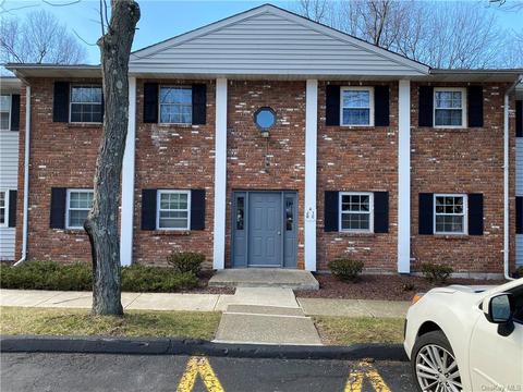 4 Locust Ct #D, Fishkill, NY 12524 photo 1