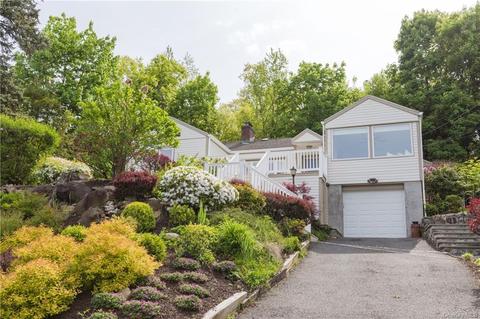 30 Meadowbrook Dr, Ossining, NY 10562 photo 1