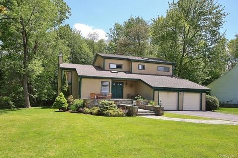 30 Mccarthy Dr, Ossining, NY 10562 photo 1